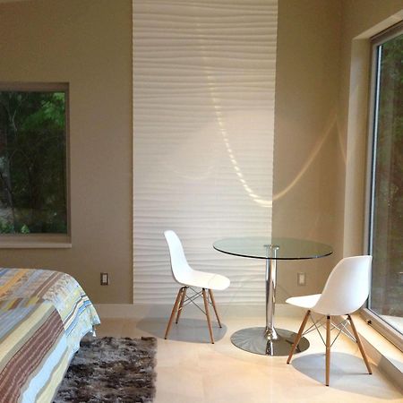 Pointhouse Suites On Sargeant Bay Halfmoon Bay Екстер'єр фото