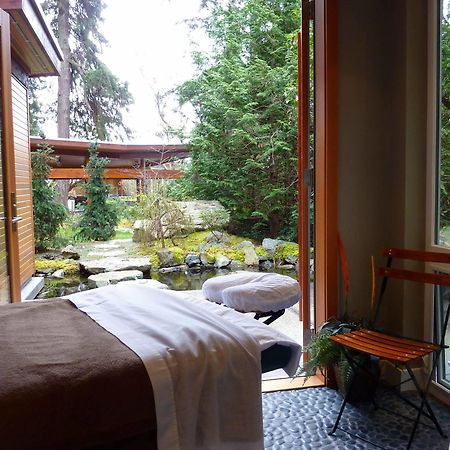 Pointhouse Suites On Sargeant Bay Halfmoon Bay Екстер'єр фото